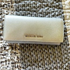 Michael Kors Wallet - Silver